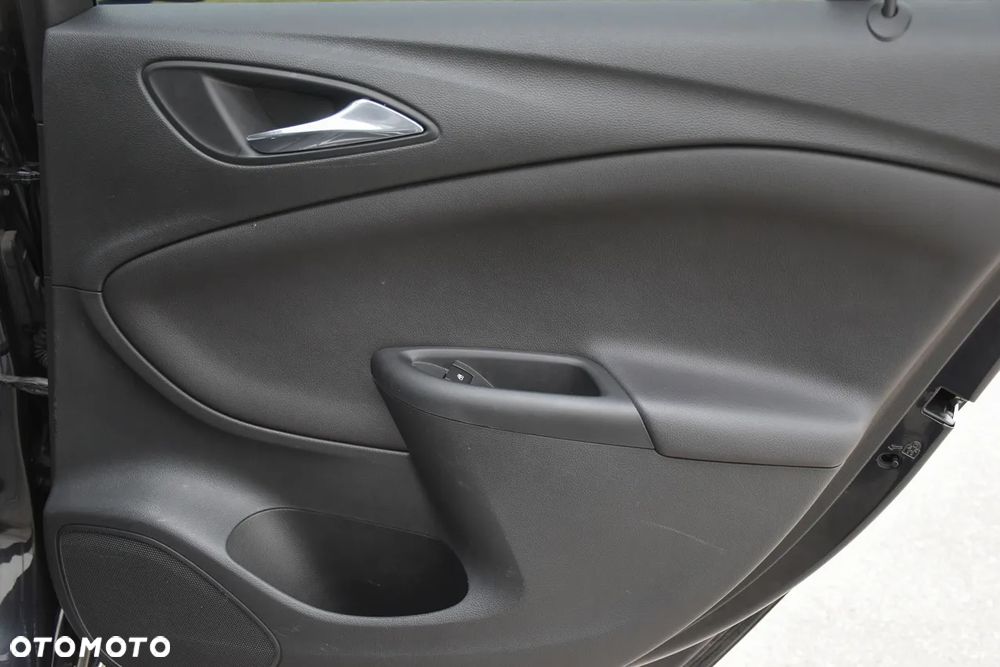 Opel Astra 1.6 D (CDTI) Start/Stop Dynamic - 32