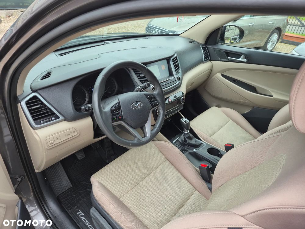 Hyundai Tucson 1.6 GDI BlueDrive Design 2WD - 22