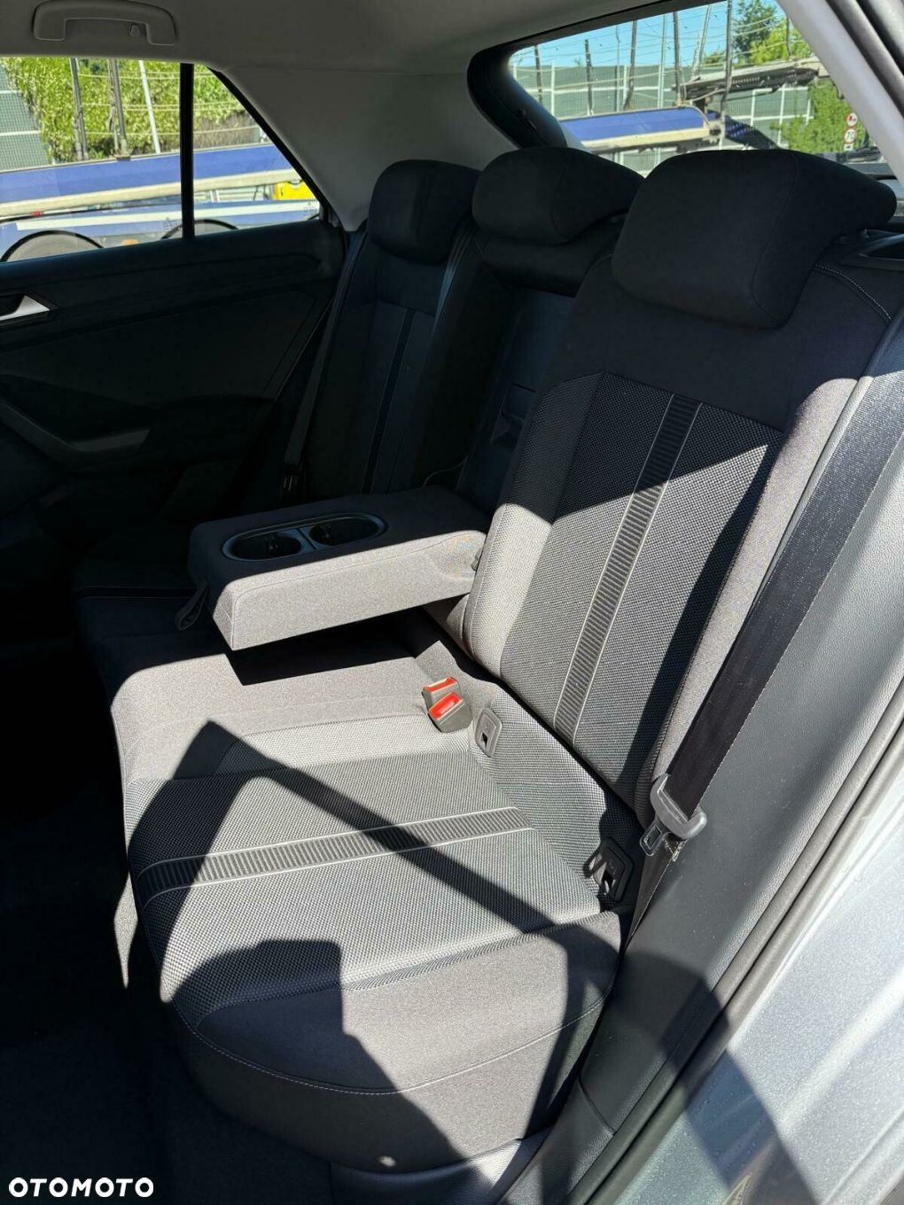 Volkswagen T-Roc - 31