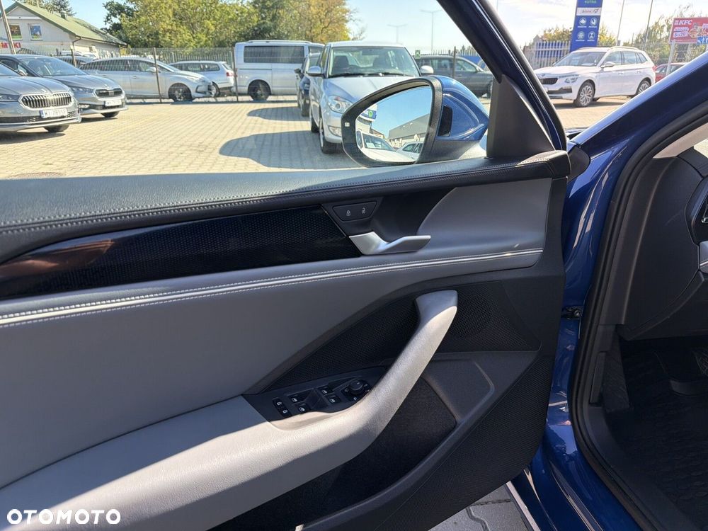 Volkswagen Passat Variant 2.0 TDI SCR Business DSG - 11