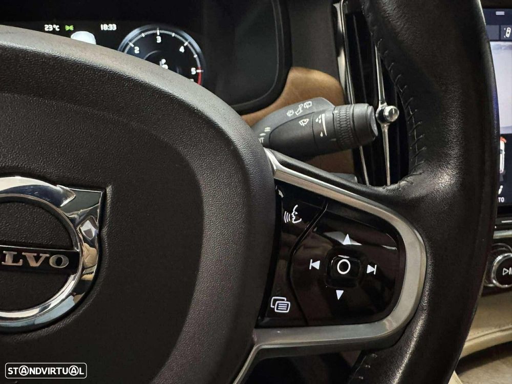 Volvo V90 2.0 D4 Momentum Geartronic - 19