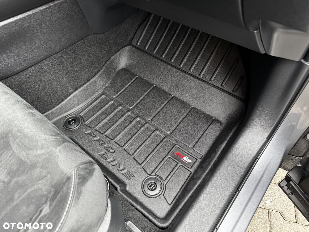 Lexus UX 250h Elegance 2WD - 24