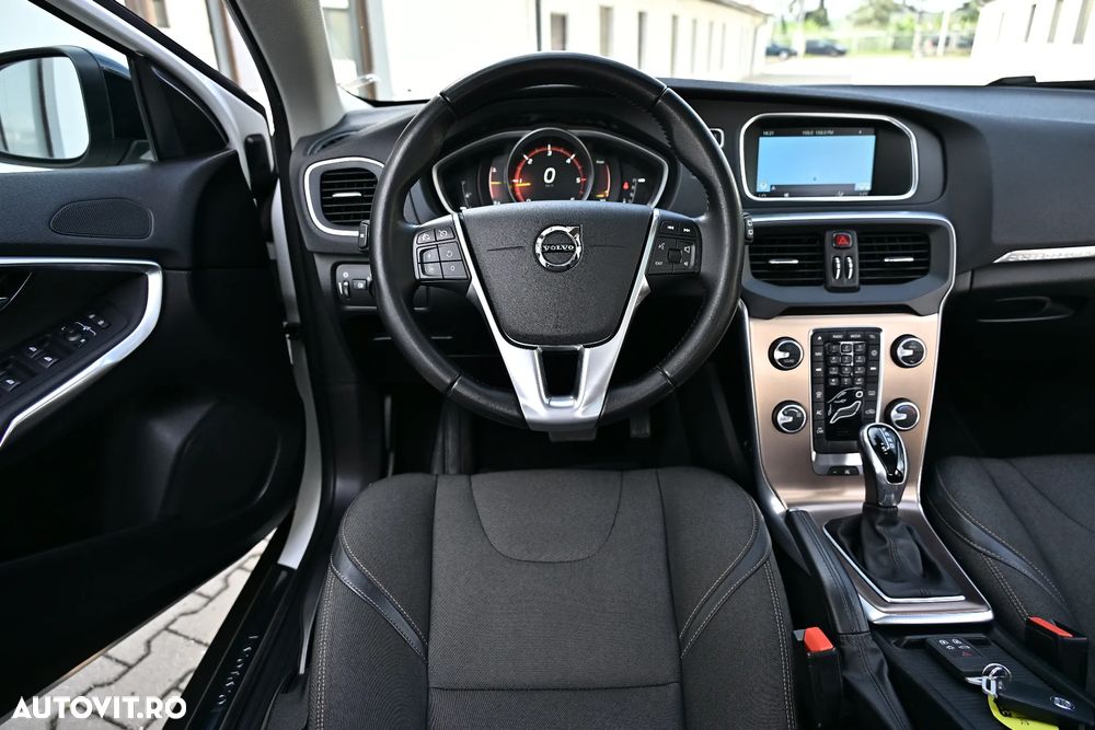 Volvo V40 D2 Geartronic Momentum - 30