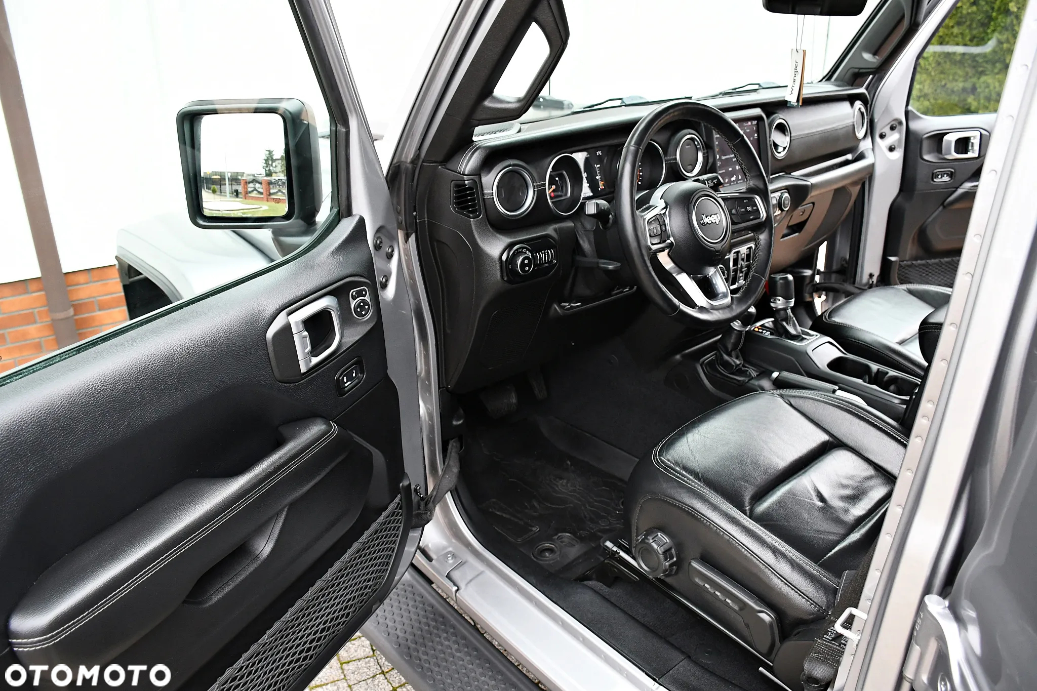 Jeep Wrangler Unlimited GME 2.0 Turbo Sahara - 24