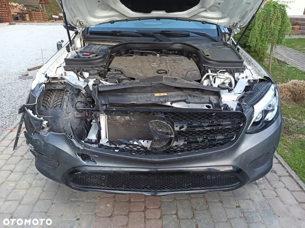 Mercedes-Benz GLC 250 d 4Matic 9G-TRONIC Exclusive - 4