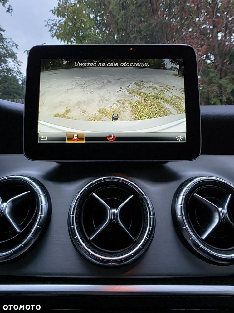 Mercedes-Benz CLA 180 7G-DCT AMG Line - 11
