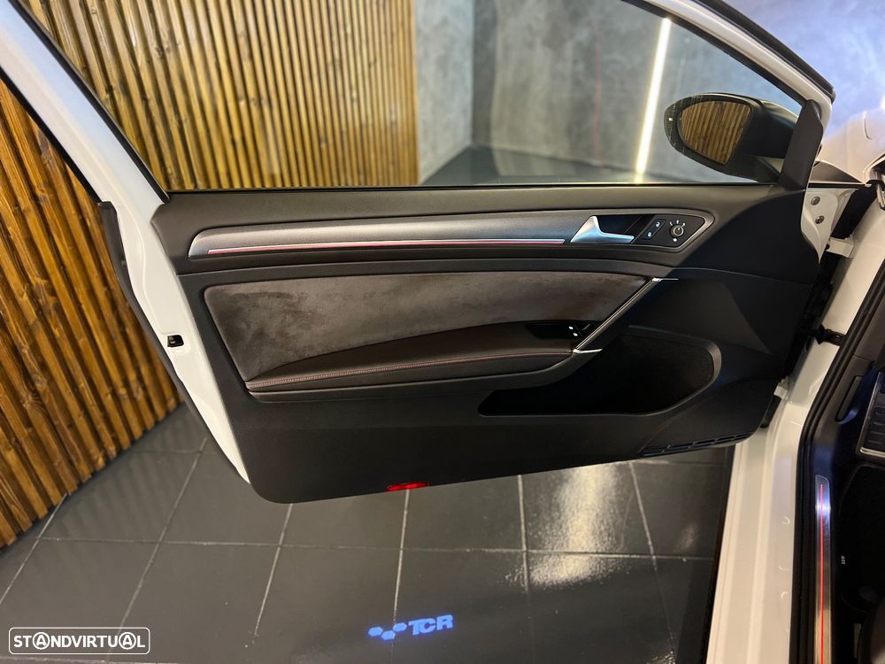 VW Golf GTI TCR 2.0 TSI OPF DSG - 16