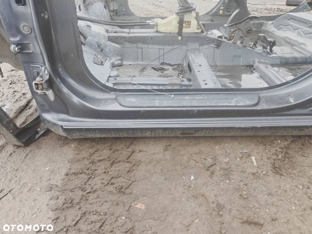 PRÓG LEWY + SŁUPEK ŚRODKOWY KIA CEED II KOMBI BE - 2
