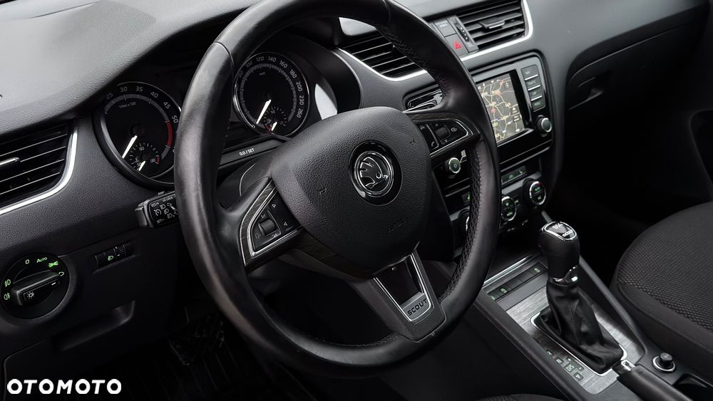 Skoda Octavia 2.0 TDI 4x4 DSG Scout - 35