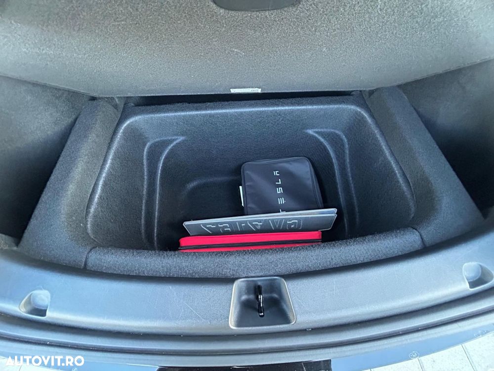 Tesla Model Y Performance Dual Motor AWD - 28