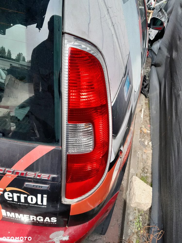 Lampa tylna prawa SKODA Roomster EU - 1