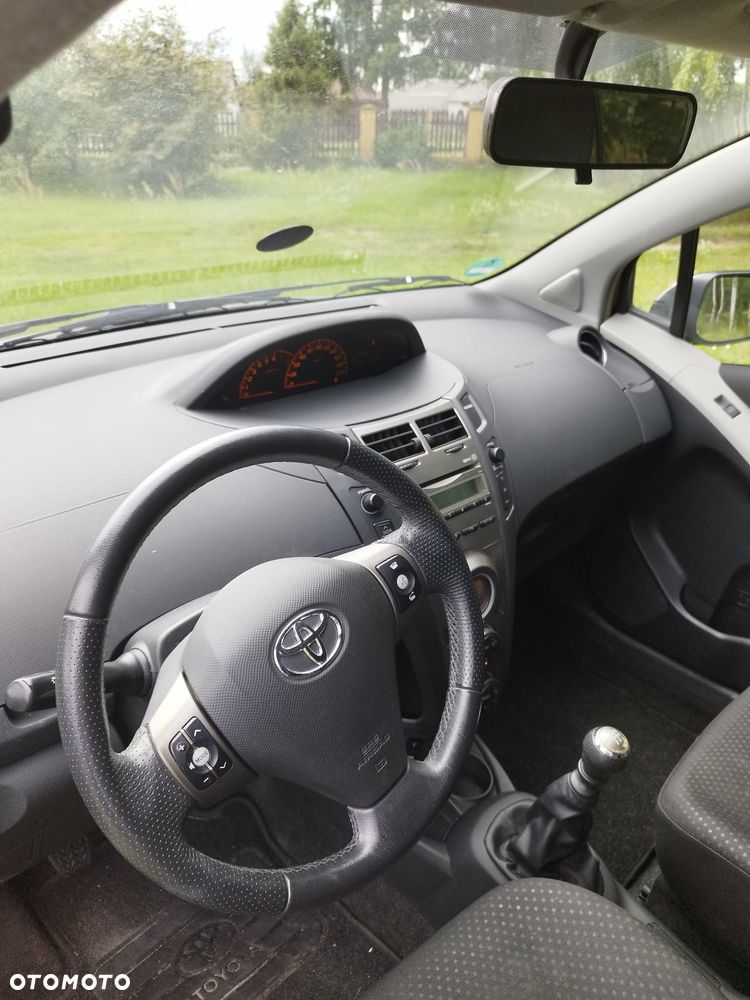 Toyota Yaris 1.33 Premium - 10