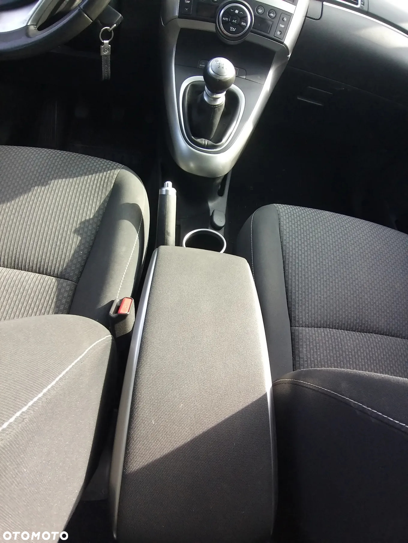 Toyota Verso 2.0 D-4D Premium - 26