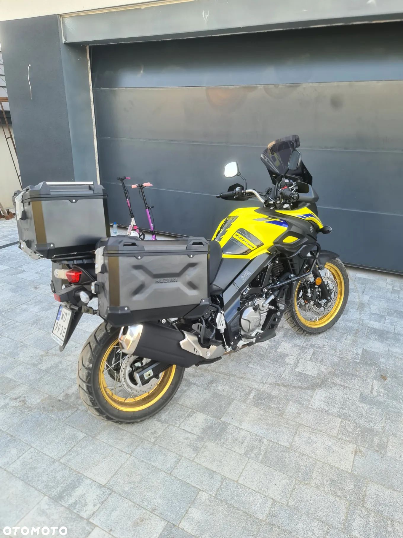 Suzuki V-STROM - 1
