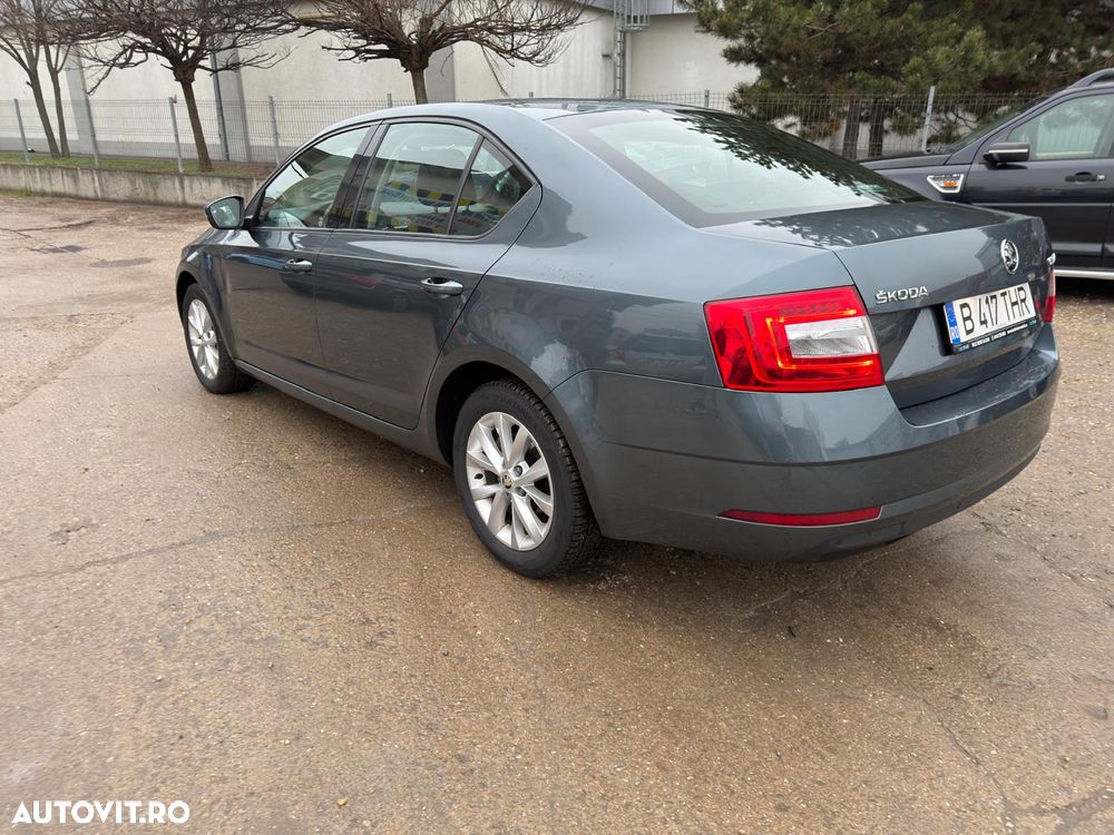 Skoda Octavia 1.6 TDI DSG Ambition - 3