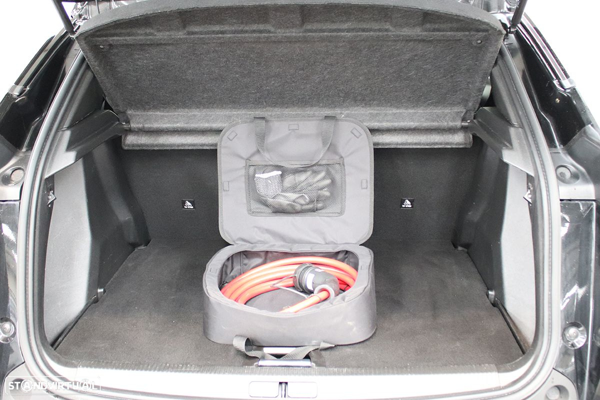 Peugeot e-2008 50 kWh GT - 24