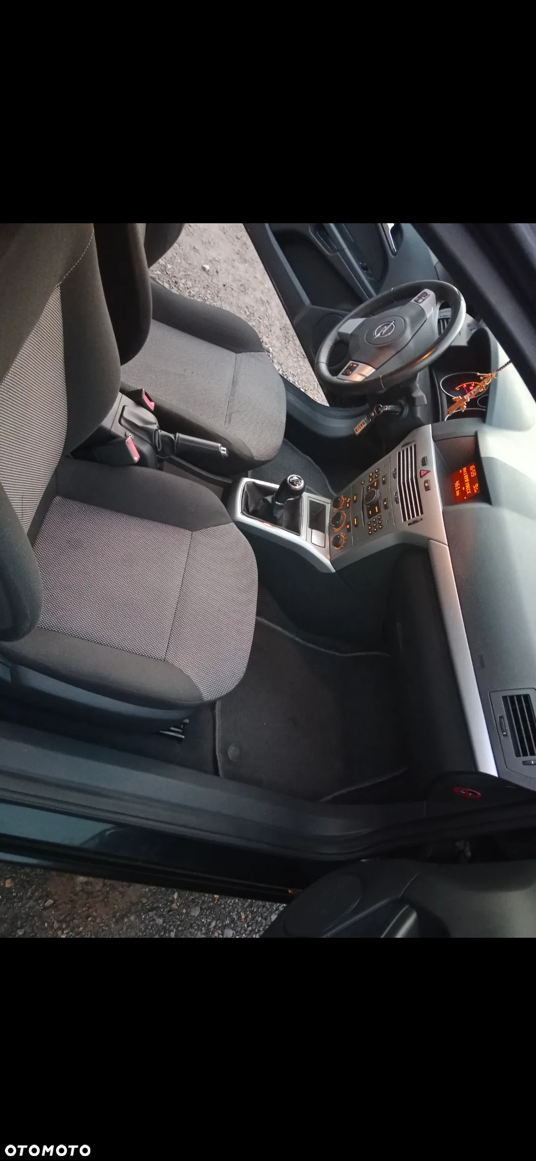 Opel Astra GTC 1.4 - 7