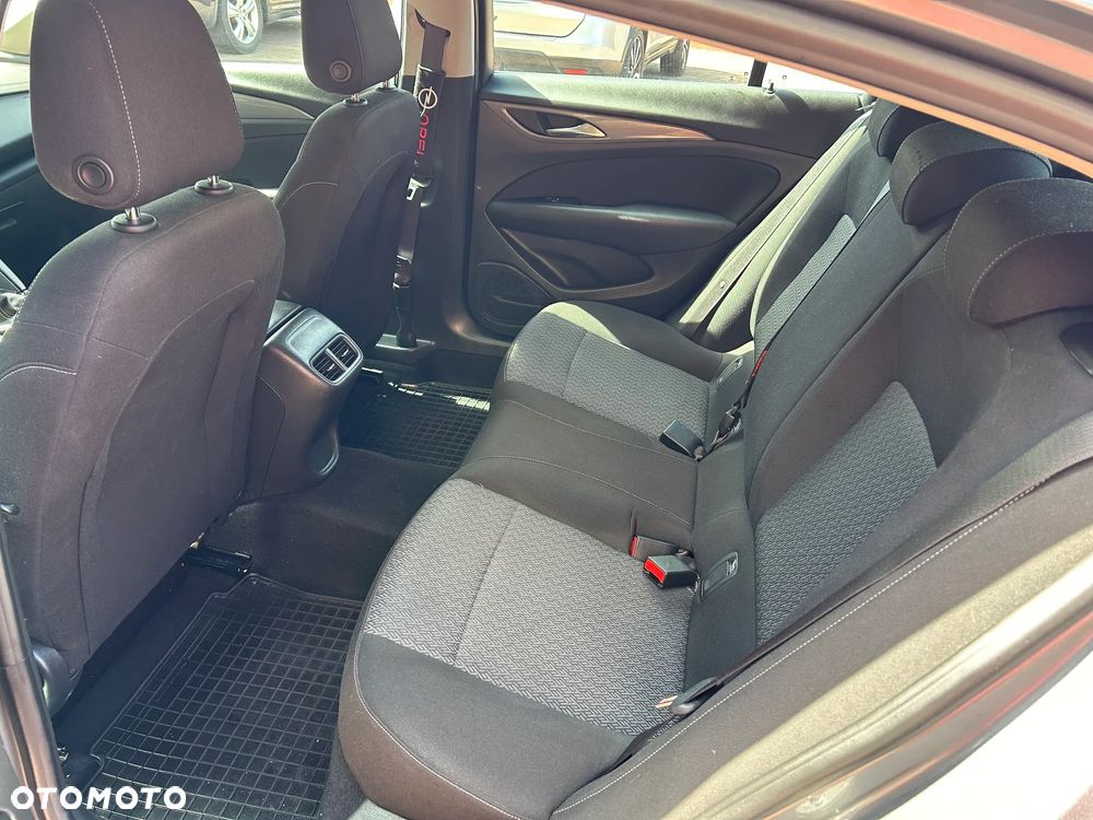 Opel Insignia 1.5 T Enjoy S&S Eco - 10