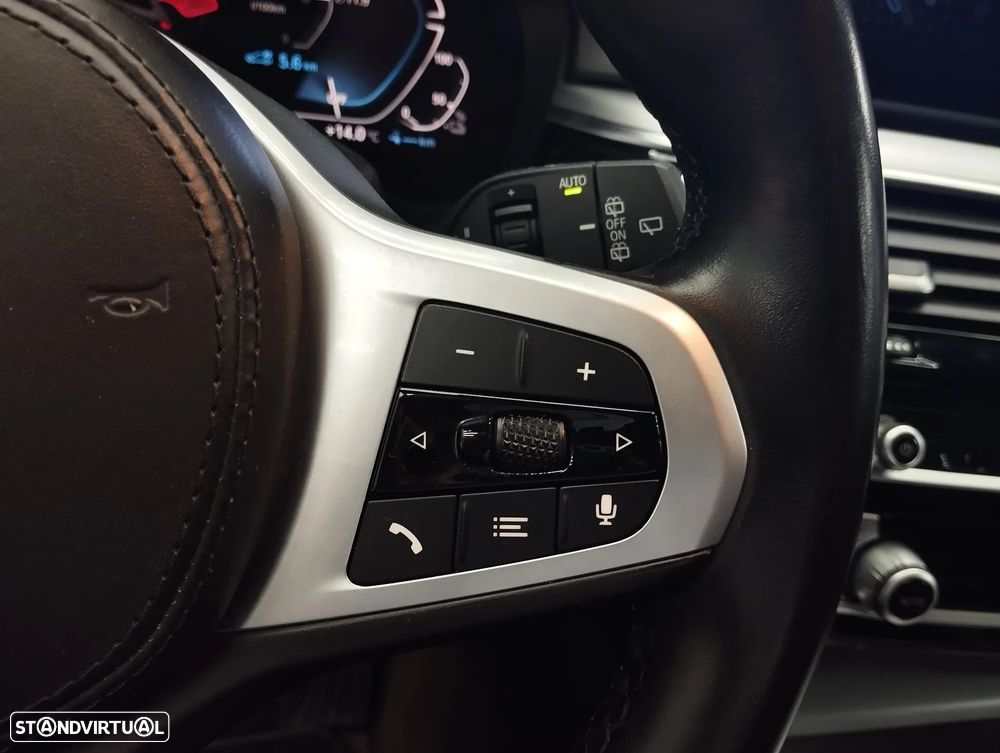 BMW 530 e - 26