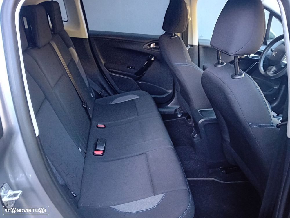 Peugeot 2008 PureTech 130 Stop&Start EAT6 Signature - 13