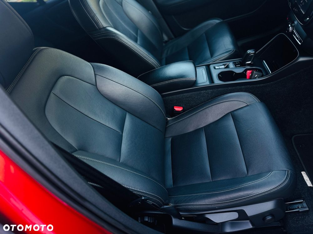 Volvo XC 40 D4 AWD Geartronic Inscription - 9