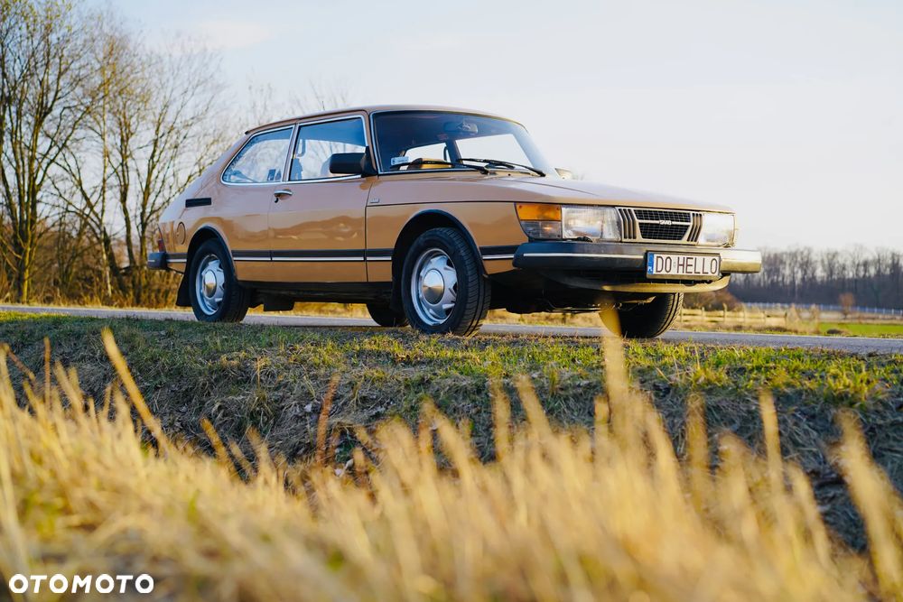 Saab 900 - 12