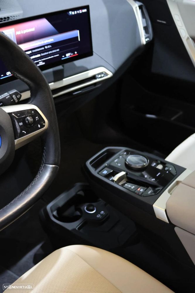 BMW iX xDrive 40 Pack Desportivo - 10