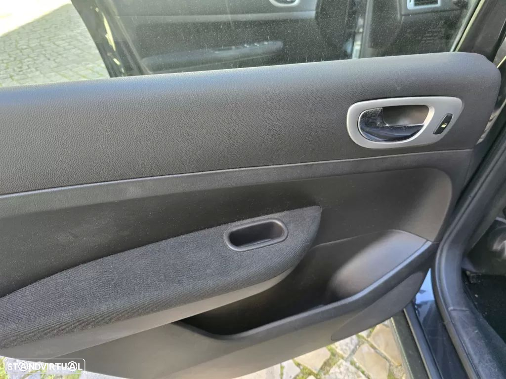 Peugeot 307 SW 1.6 HDi FAP SE Navteq - 10