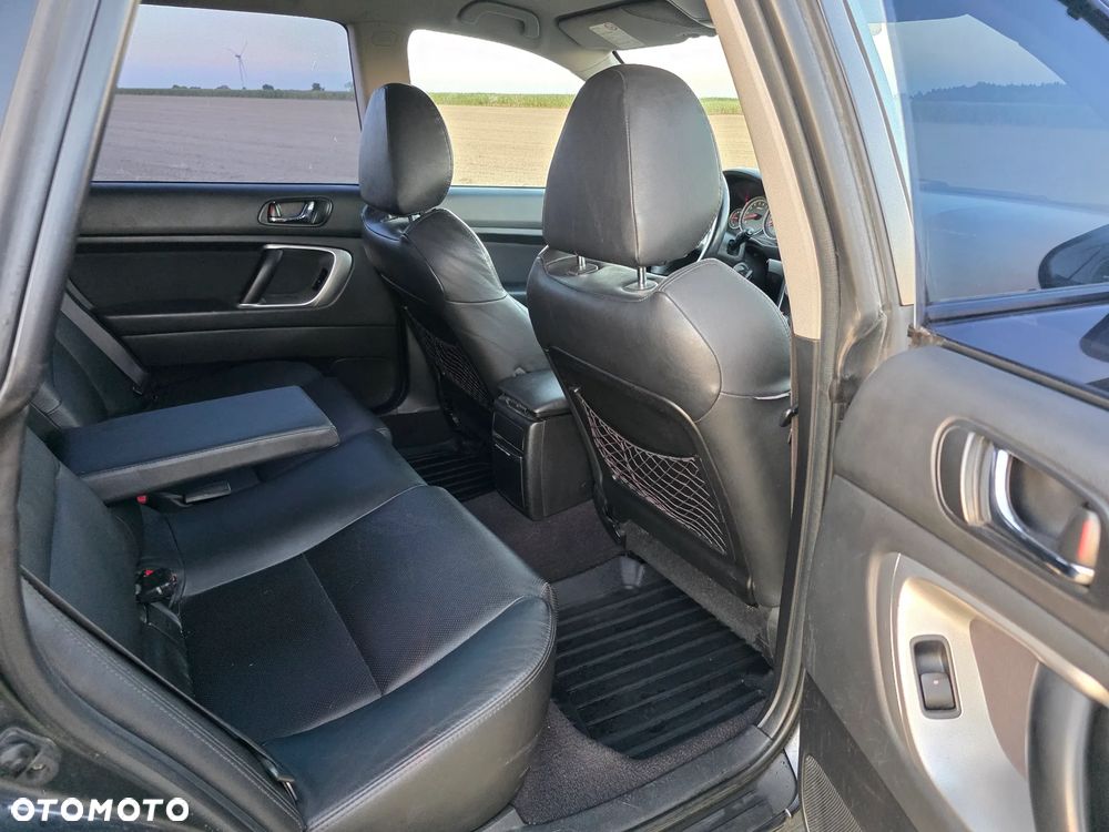 Subaru Legacy - 17