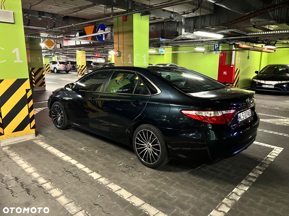 Toyota Camry - 11
