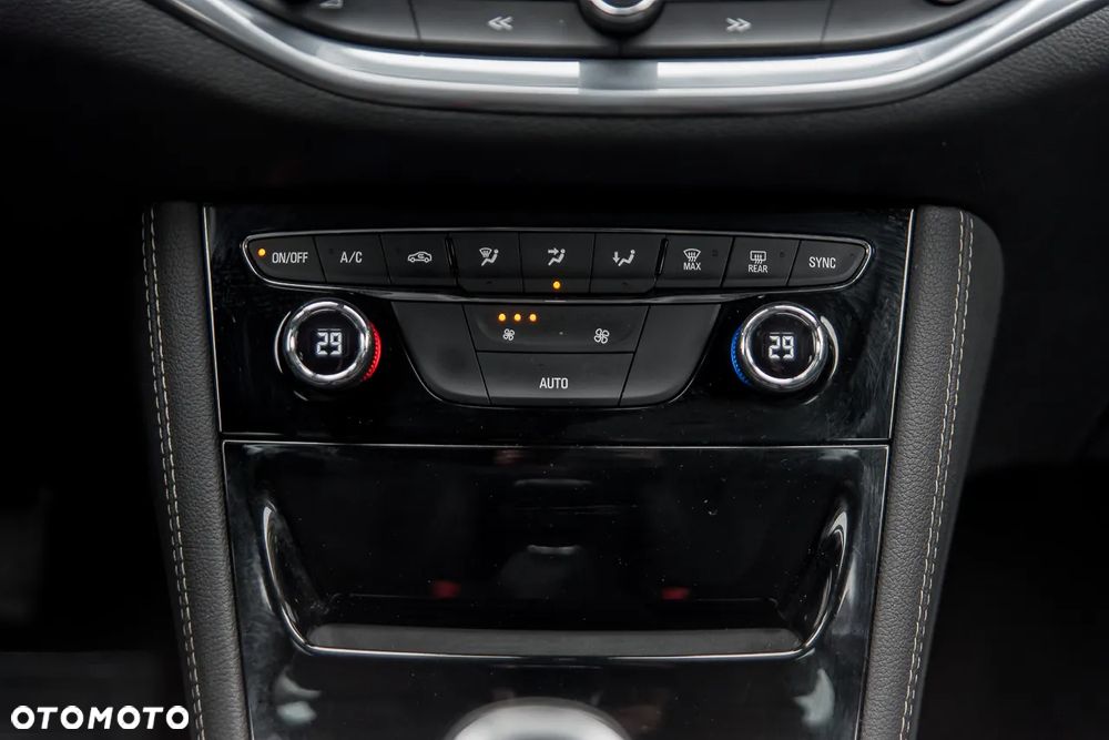 Opel Astra 1.4 Turbo Dynamic - 29