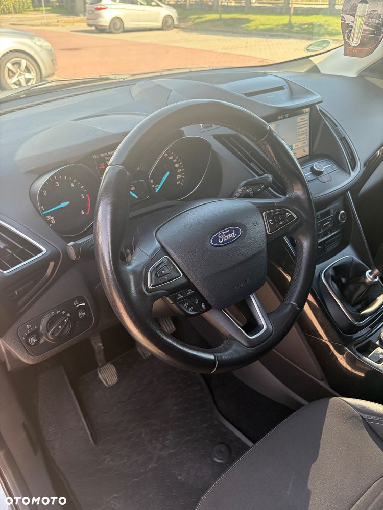 Ford Kuga 2.0 TDCi 2x4 Titanium - 23