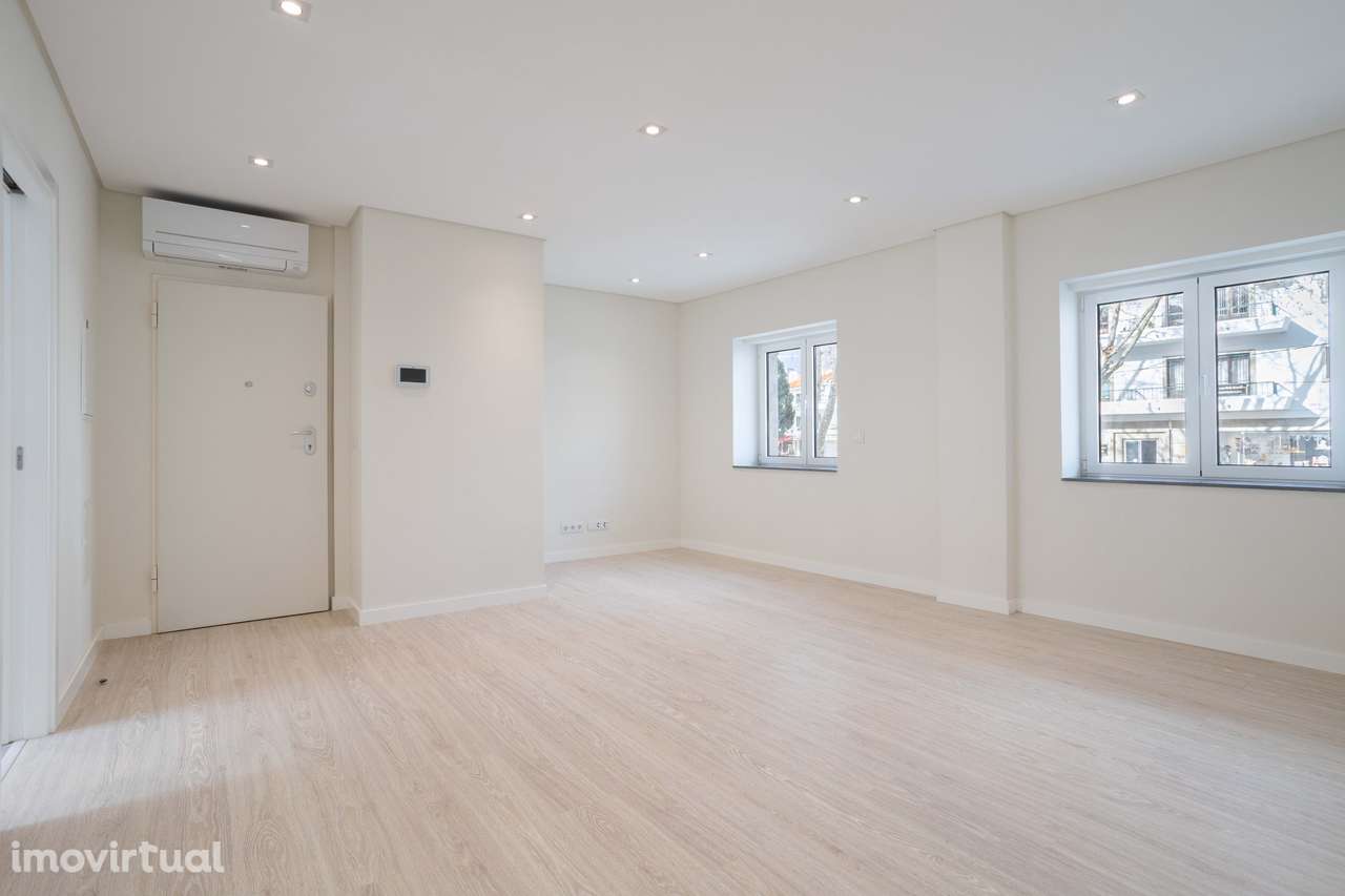 Encantador T2 em Cascais: Conforto, Praia e Conveniência ao Seu Alcanc - Grande imagem: 2/17