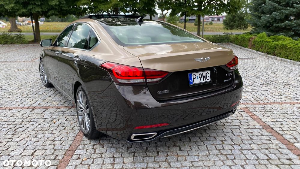 Hyundai Genesis - 5