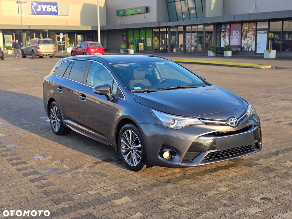 Toyota Avensis 1.8 Premium - 4