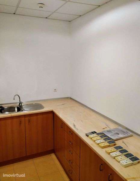 1 Armazém - Condomínio Linhó - Grande imagem: 5/12