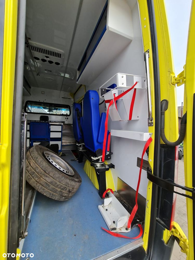 Mercedes-Benz Sprinter Ambulans Kamper Furgon W907 319 CDI 3.0 V6 190 KM - 6