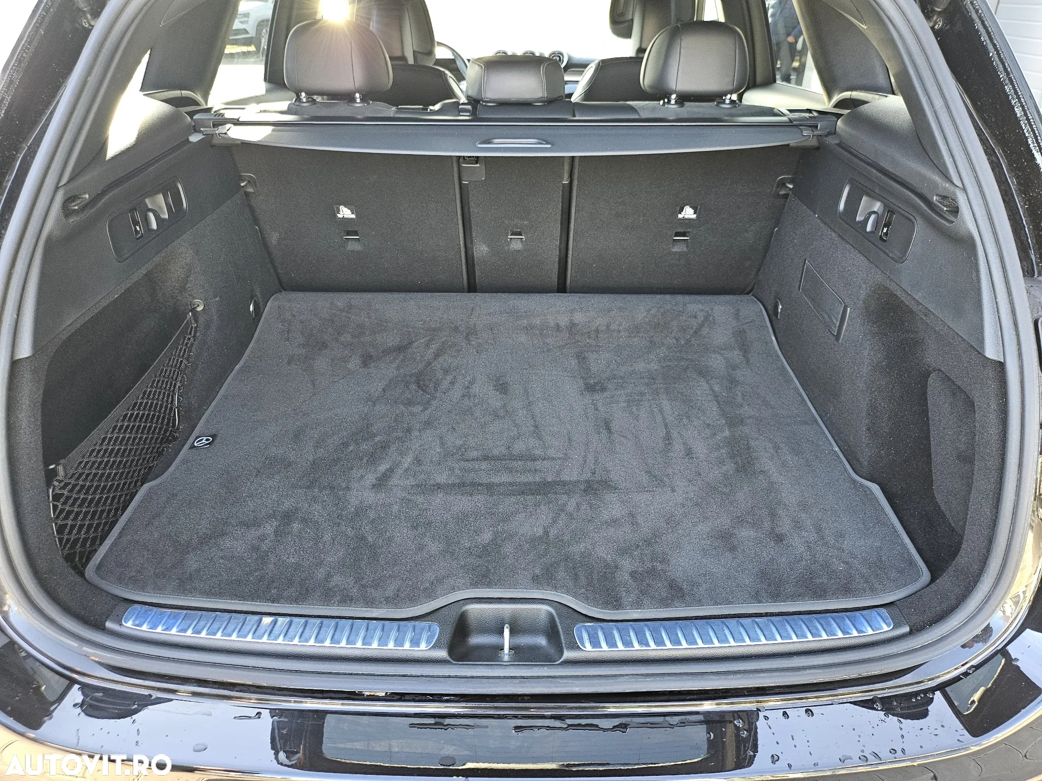 Mercedes-Benz GLC 300 4Matic 9G-TRONIC AMG Line Advanced - 23