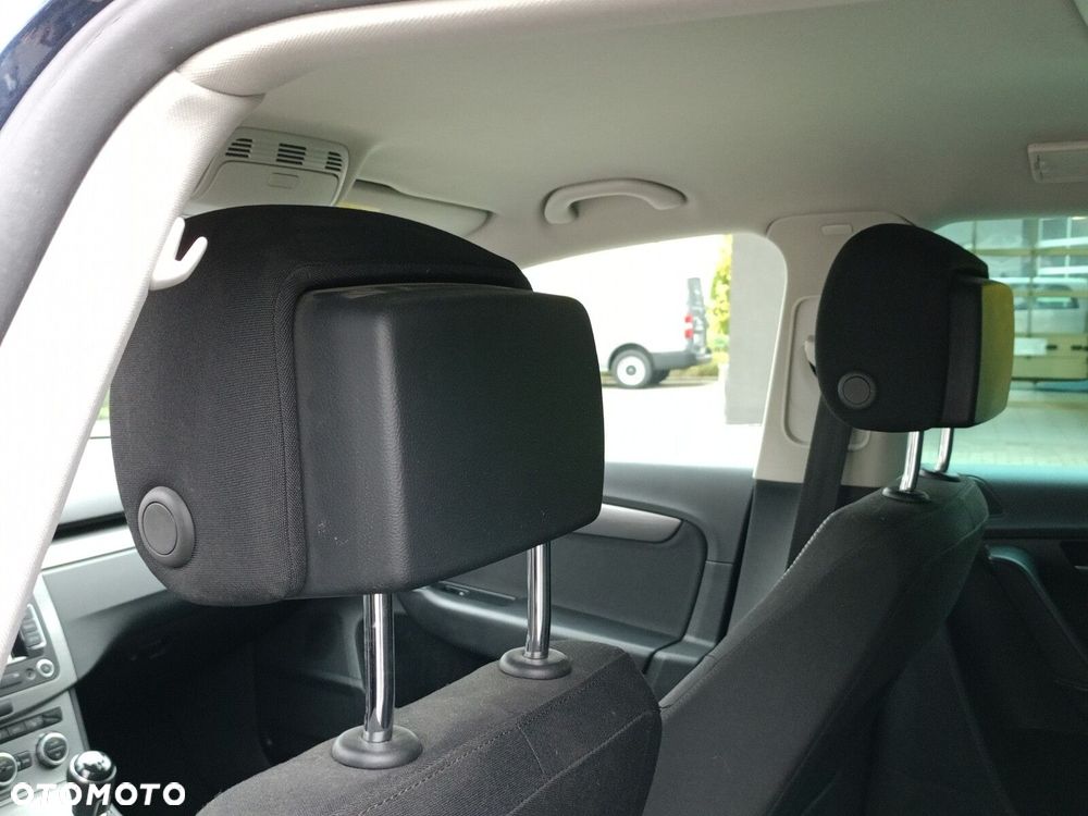 Volkswagen Passat 1.6 TDI Trendline - 15