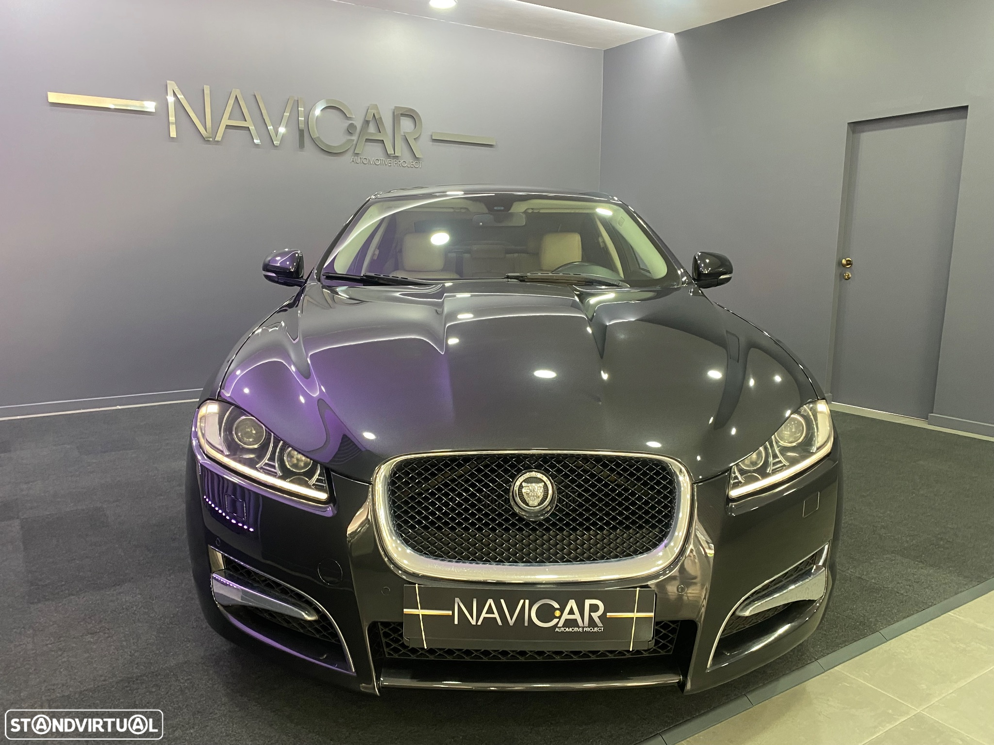 Jaguar XF 2.2 D R-Sport - 23