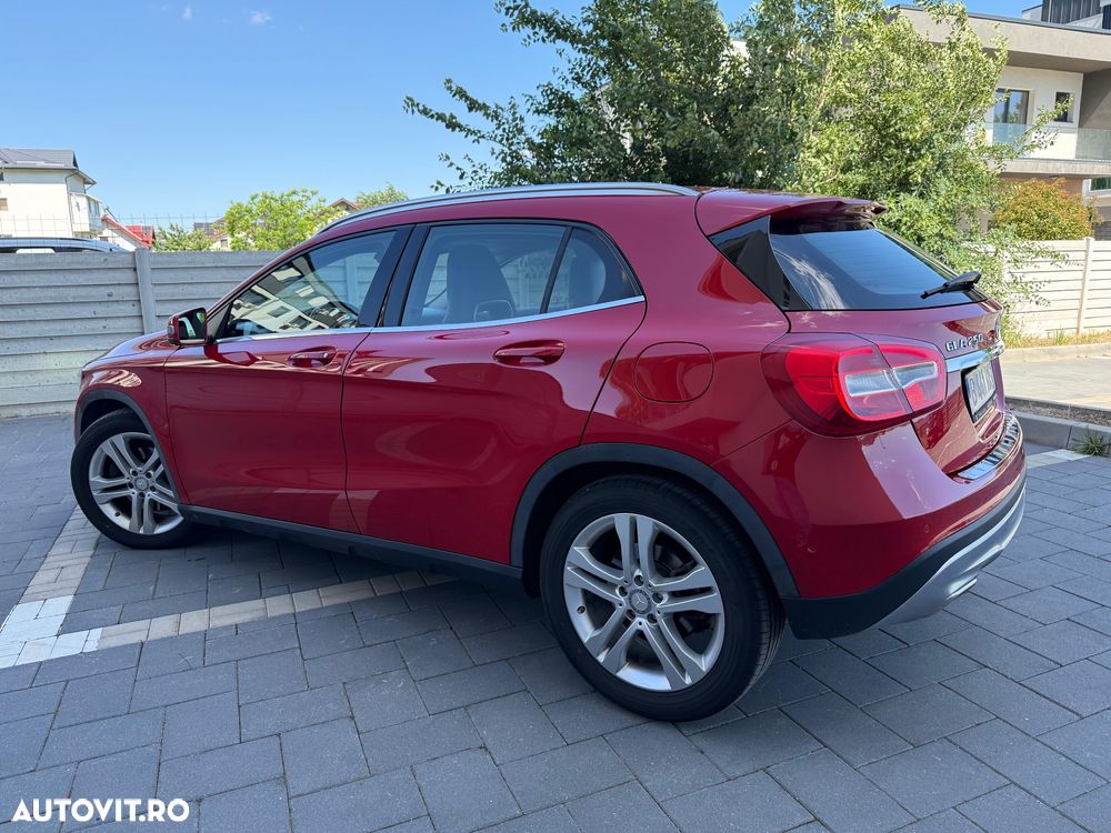 Mercedes-Benz GLA 250 4MATIC 7G-DCT - 16
