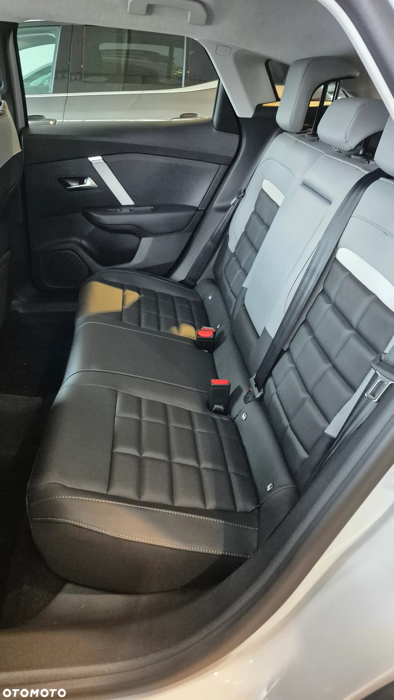Citroën C4 1.2 PureTech Max S&S EAT8 - 17