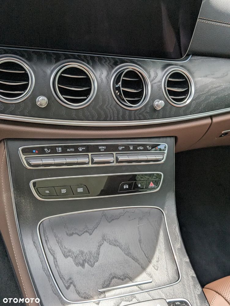 Mercedes-Benz Klasa E 400 d 4-Matic Exclusive - 15