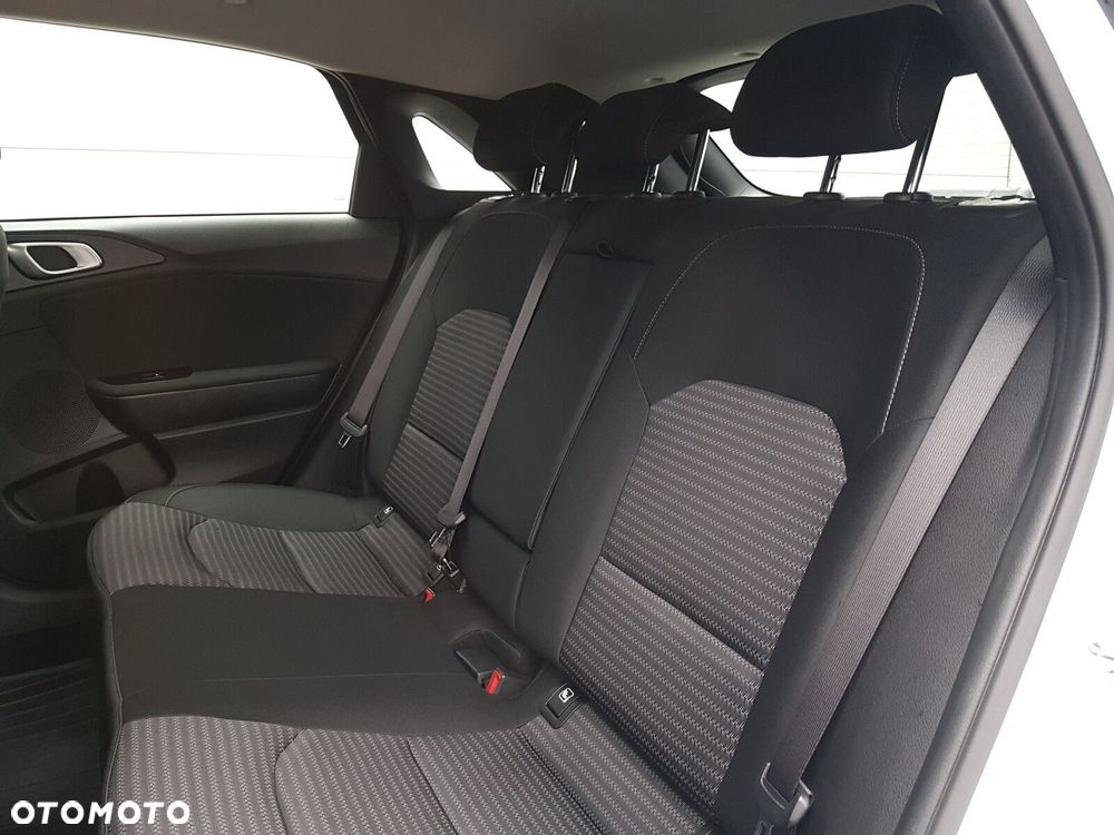 Kia Ceed 1.5 T-GDI M - 28