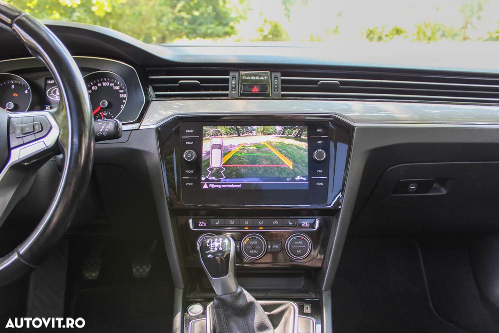 Volkswagen Passat 2.0 TDI Comfortline - 13