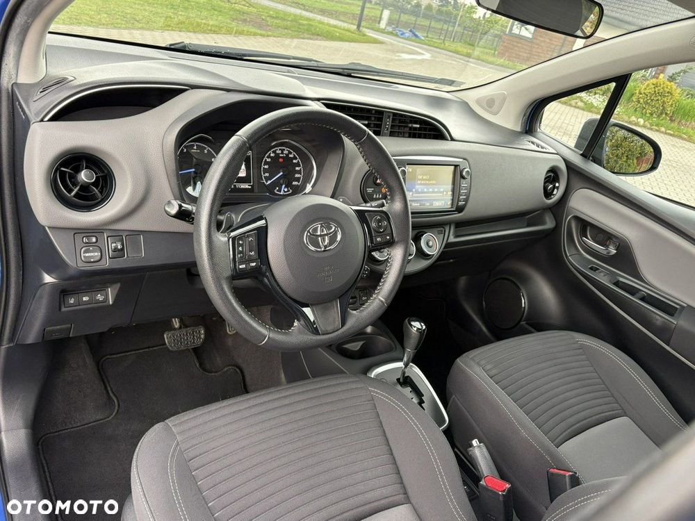 Toyota Yaris - 10