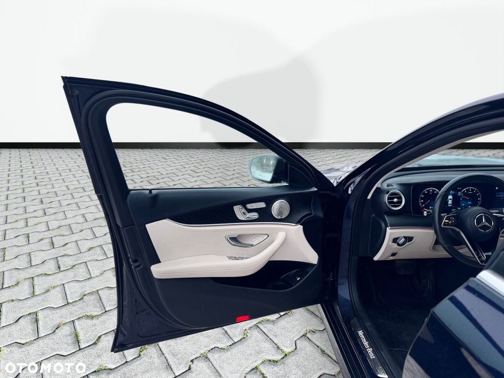 Mercedes-Benz Klasa E 300 de Exclusive - 11