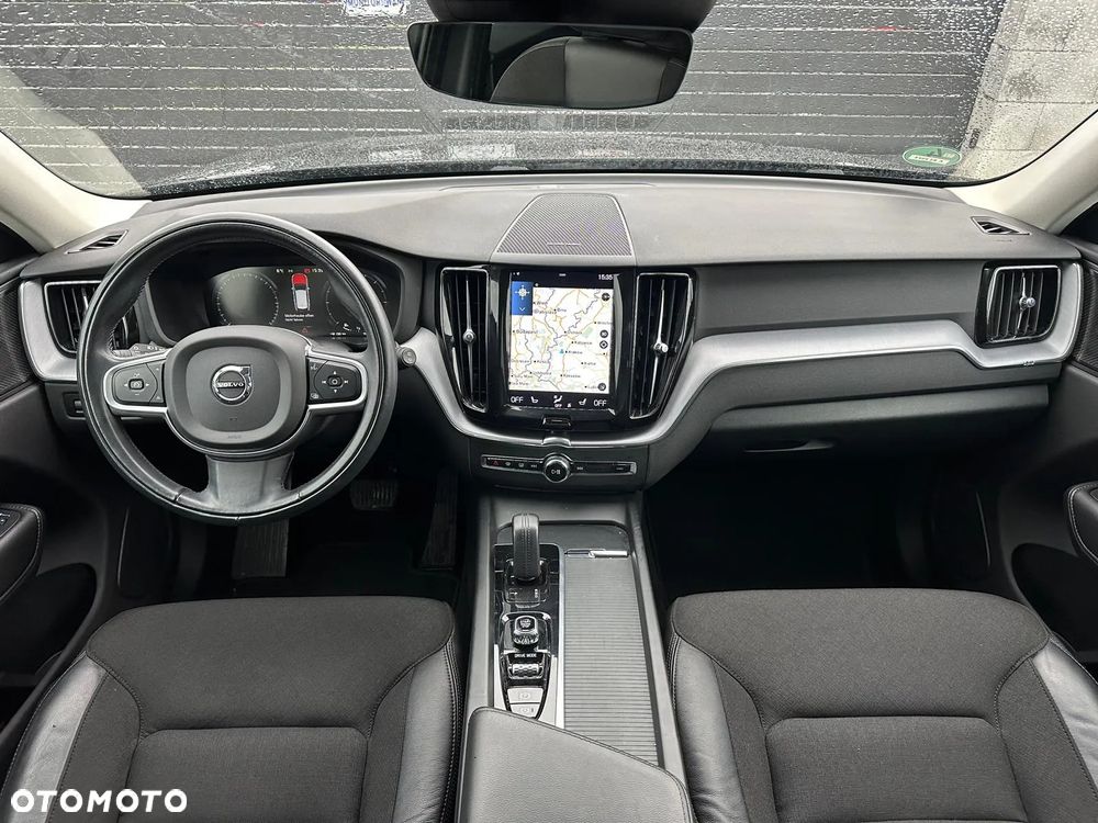 Volvo XC 60 B4 D AWD Geartronic Momentum - 11