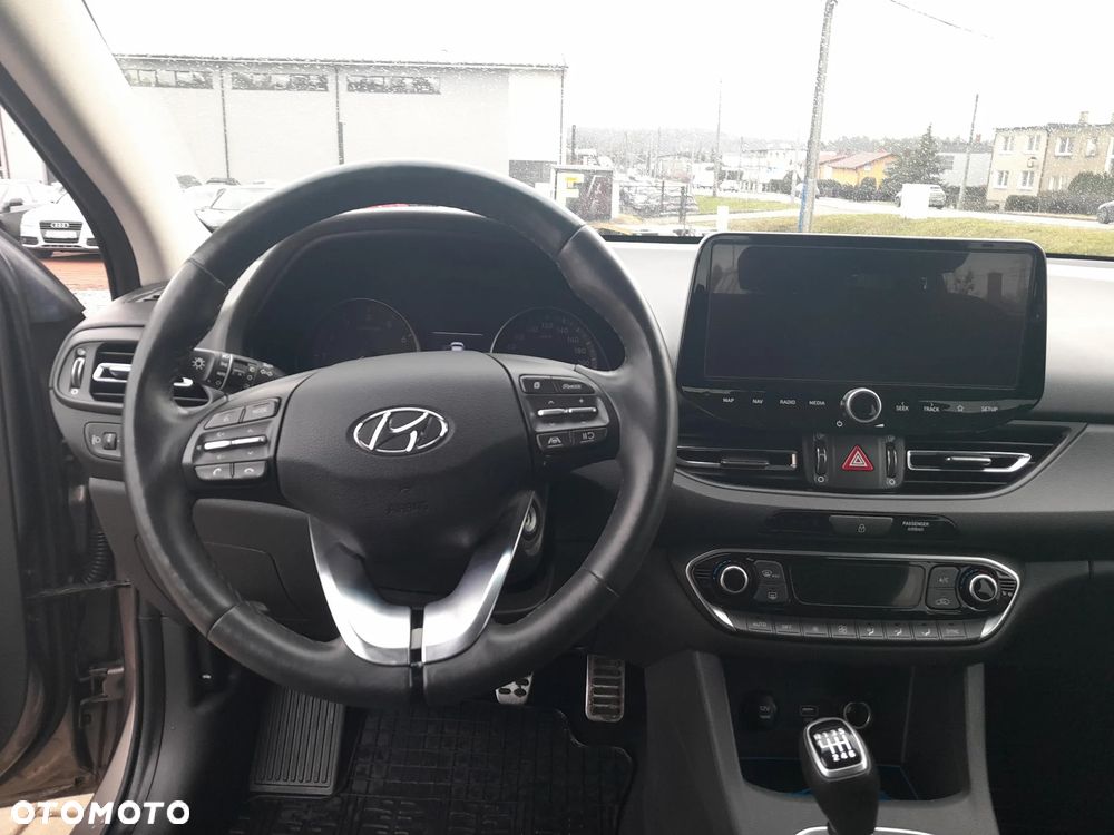 Hyundai i30 1.5 DPI Smart - 13