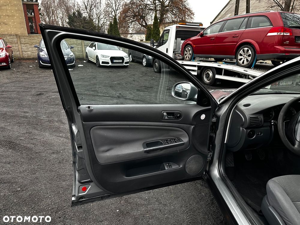 Volkswagen Passat - 17